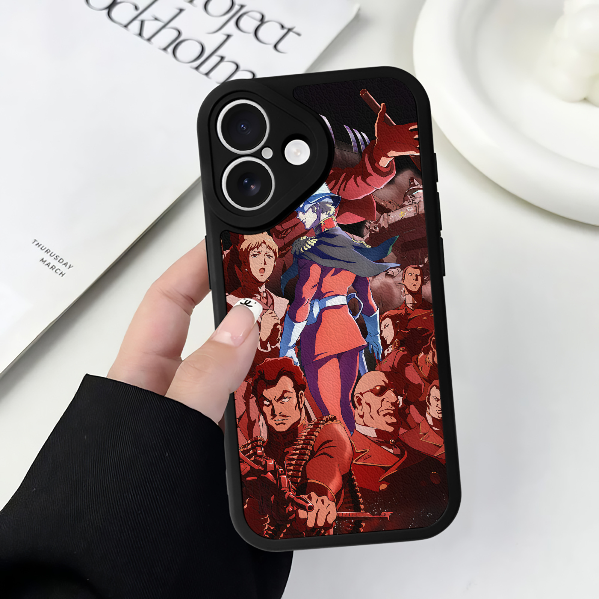 （画像用） 機動戦士ガンダム Mobile Suit Gundam 【iPhone 16シリーズ対応】シリコンスマホケース（レザー調） 材質：シリコン